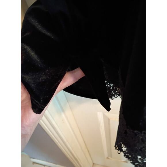 The Limited Collection Black Velvet Top Lace Hem Sz XL Holiday Festive... - Picture 5 of 11
